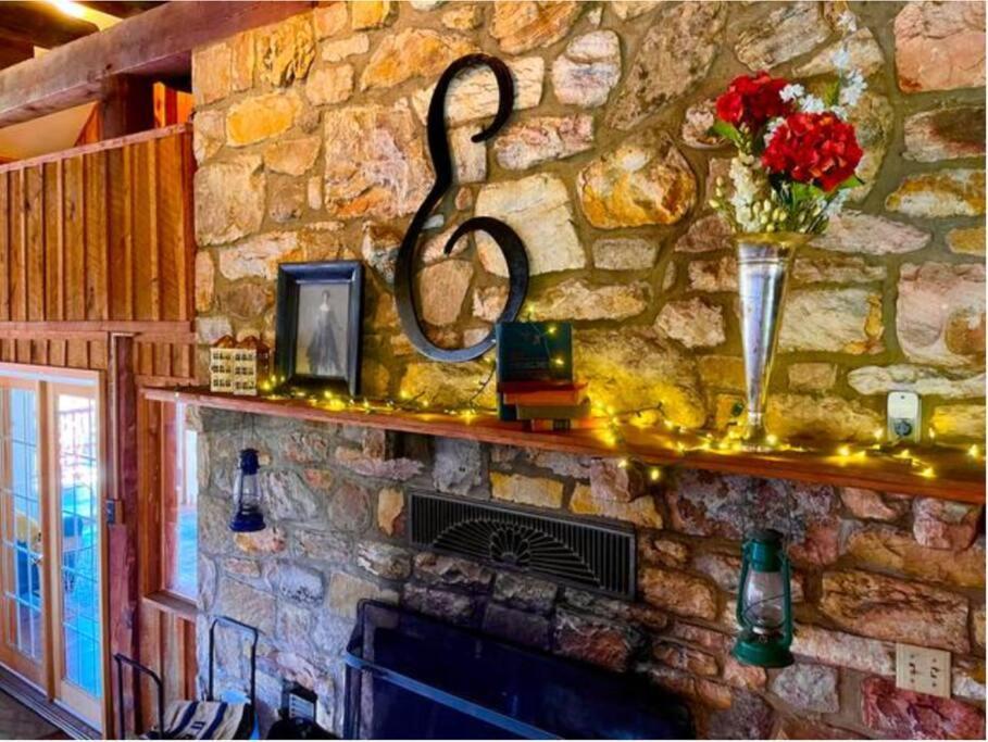 The Barn At Evermore: Riverfront Retreat W/Hot Tub Luray Εξωτερικό φωτογραφία