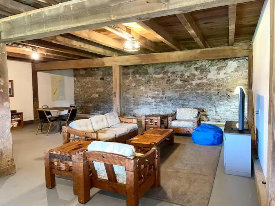 The Barn At Evermore: Riverfront Retreat W/Hot Tub Luray Εξωτερικό φωτογραφία