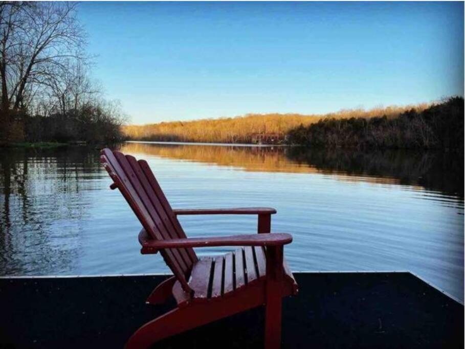 The Barn At Evermore: Riverfront Retreat W/Hot Tub Luray Εξωτερικό φωτογραφία